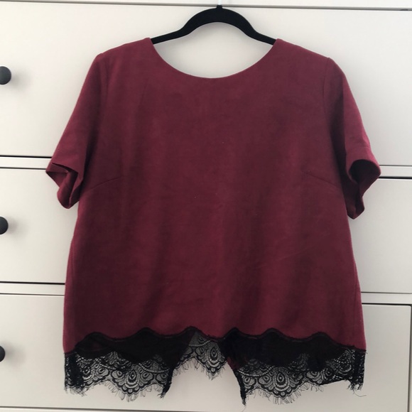 Wine colored velvet top with lace detailing and open back - Picture 1 of 2